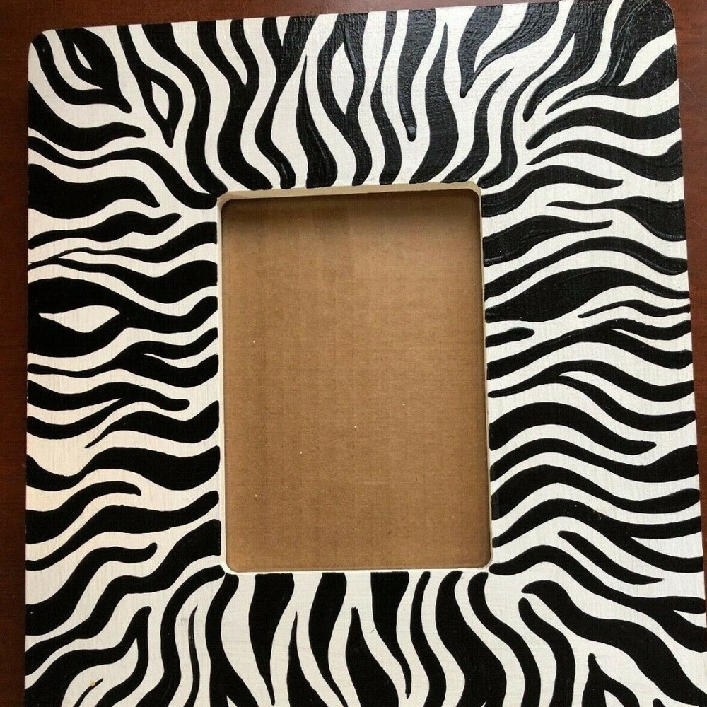 Painted Zebra 8"x10" picture frame 4"x6"  opening